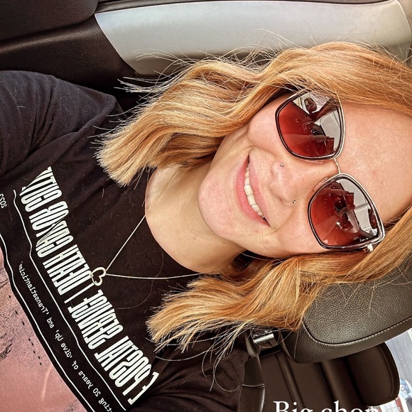 Meet your Posher, Bree - Picture 4 of 5